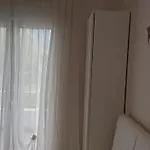 Maja House 1 Case de vacanță *